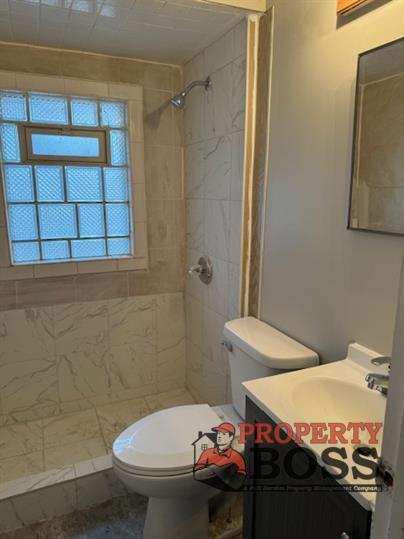 Building Photo - 25 W 73rd Ave