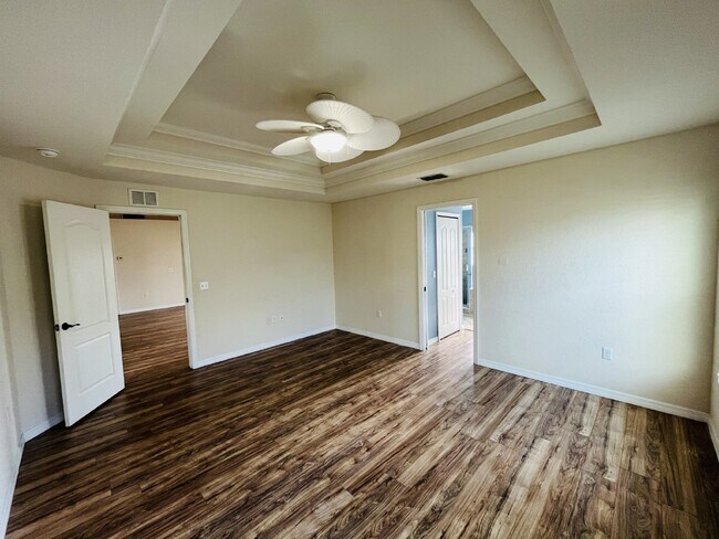 Building Photo - 3 Bedroom Single Family in South Lakeland ...