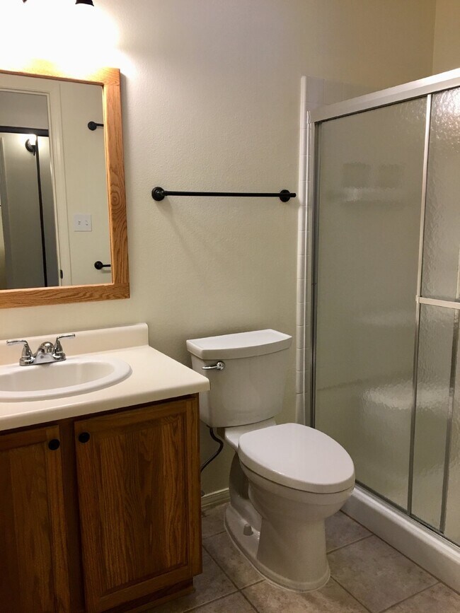 Building Photo - Enchanted Hills - 3BR w/AC