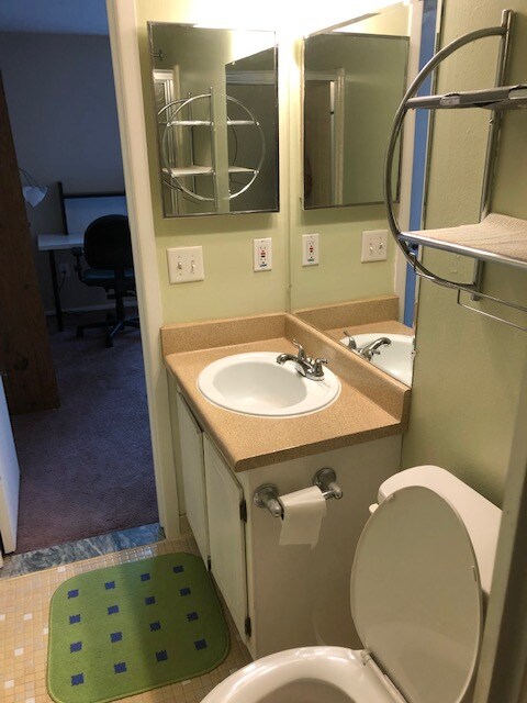 Building Photo - 21727 Hidden Rivers Dr N