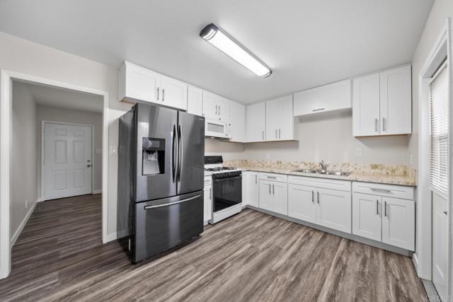 Building Photo - 1916 Skyline Dr