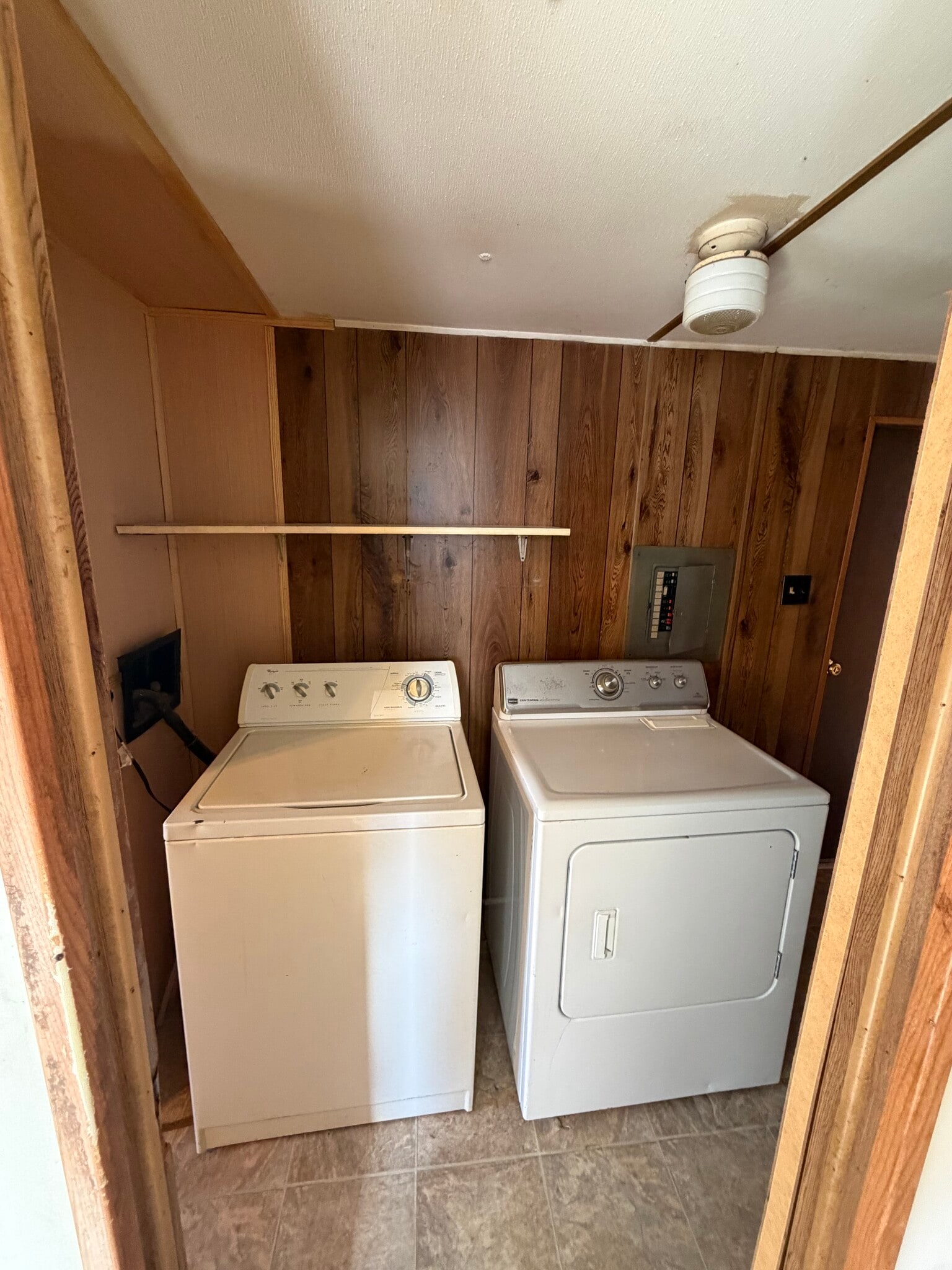 Building Photo - 918 Elm St