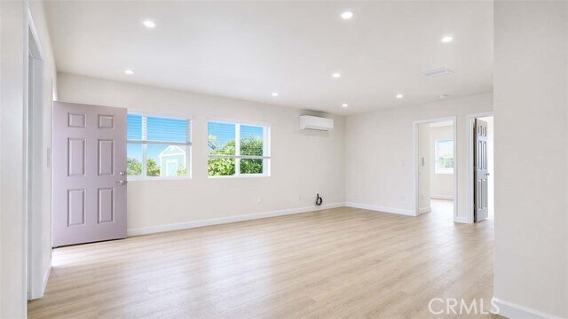 Building Photo - 628 W Floral Dr