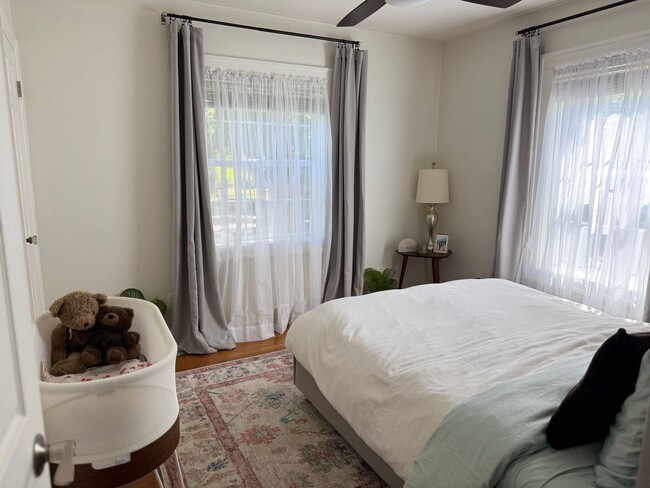 Building Photo - East Grand Rapids Gem: 4-Bedroom, 2-Bath U...