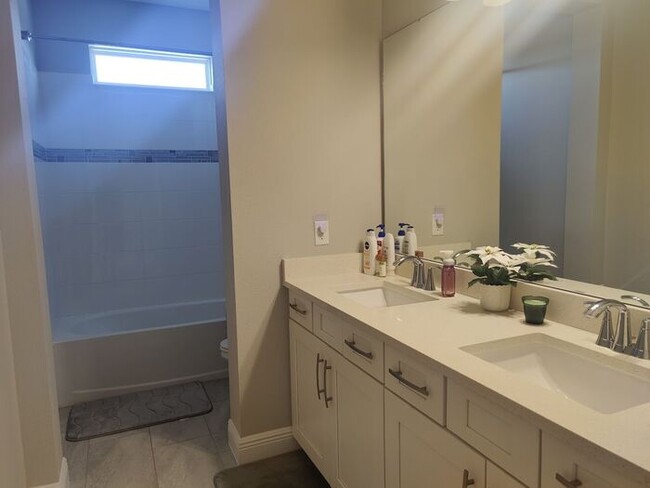 Building Photo - Beautiful home in Estates at Parkside