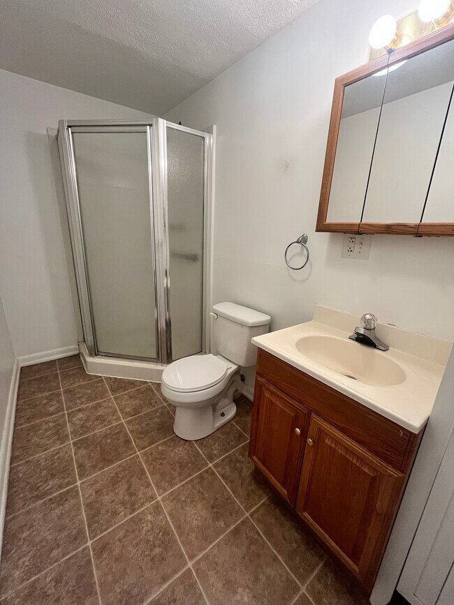 Building Photo - Farmdale Road