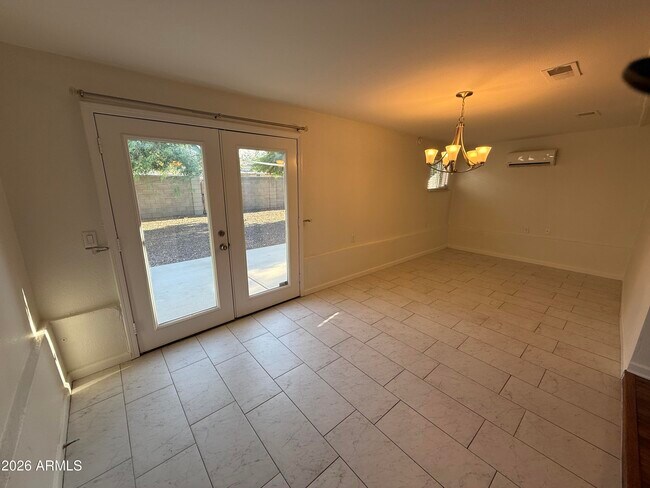 Building Photo - 2405 W Citrus Way