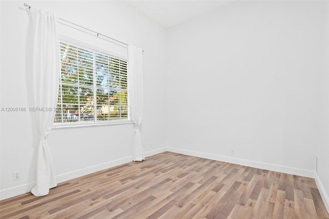 Building Photo - 646 Heritage Dr