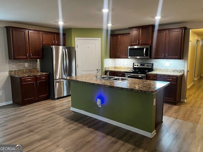 Building Photo - 306 Cedar Breeze Dr