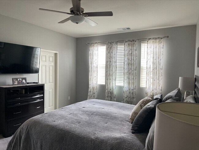 Building Photo - Lovely Three Bedroom Home in Chula Vista!