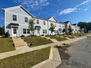 Building Photo - DogwoodVillageTRL108