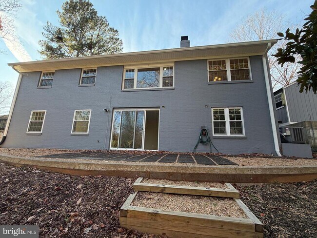 Building Photo - 5206 Easton Dr