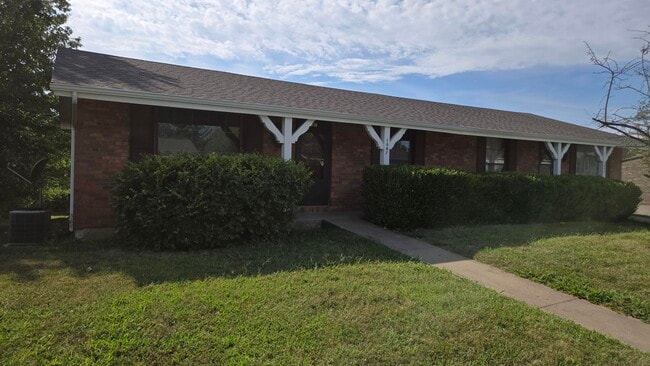 Primary Photo - 1457 S Sonora Dr
