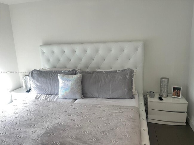 Building Photo - 1600 NE 1st Ave