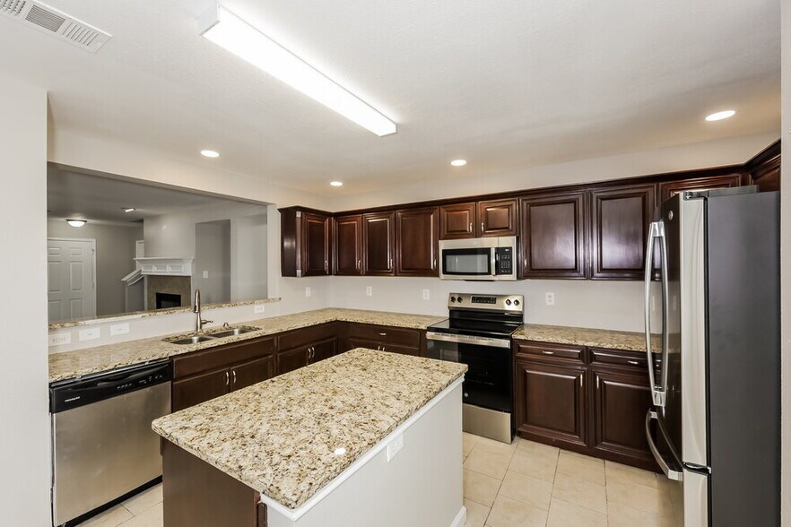 Building Photo - 5965 Harbor Glen Dr