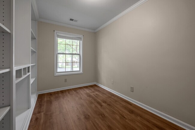 Building Photo - 2347 Stonewood Ln