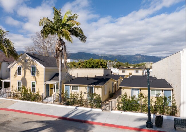 Building Photo - 3 Bed/1 Bath - Downtown Santa Barbara