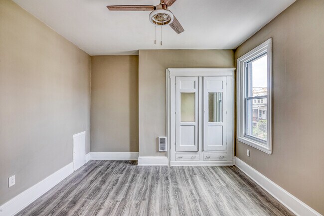 Building Photo - 4834 Olive St