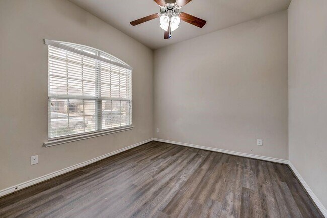 Building Photo - 932 Lake Cypress Ln