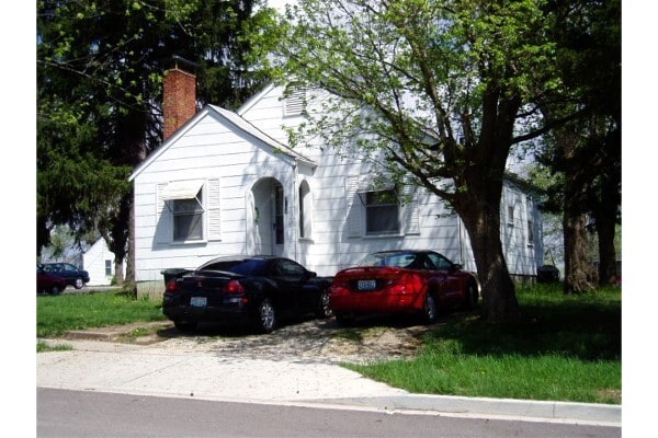 Primary Photo - 1608 N Cedar St