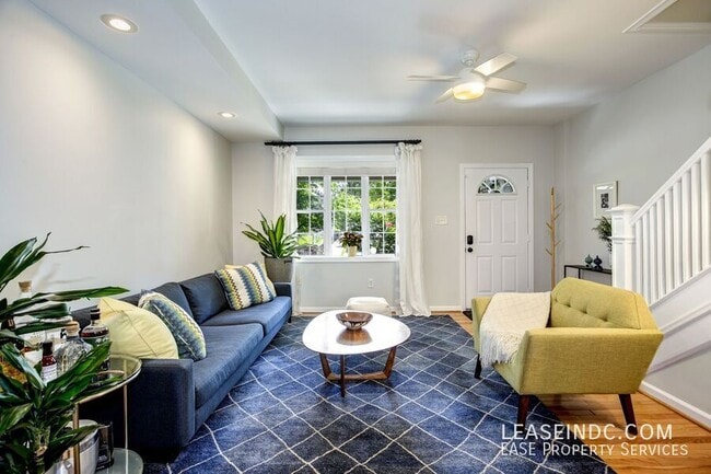 Building Photo - 719 Gallatin St NW