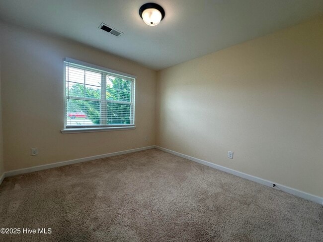 Building Photo - 202 Leeward Landing