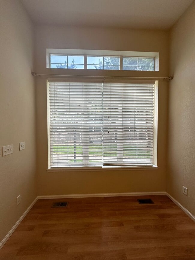 Building Photo - Beautiful 2BD/2.5BA Lafayette Home!