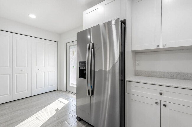 Building Photo - 3244 Jefferson St