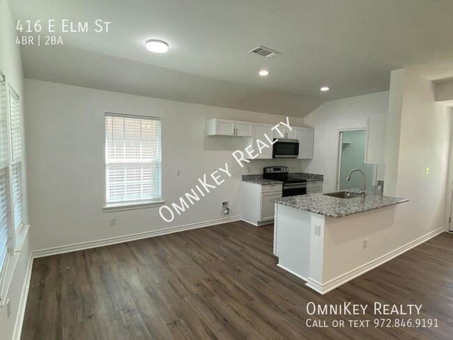 Primary Photo - 416 E Elm St