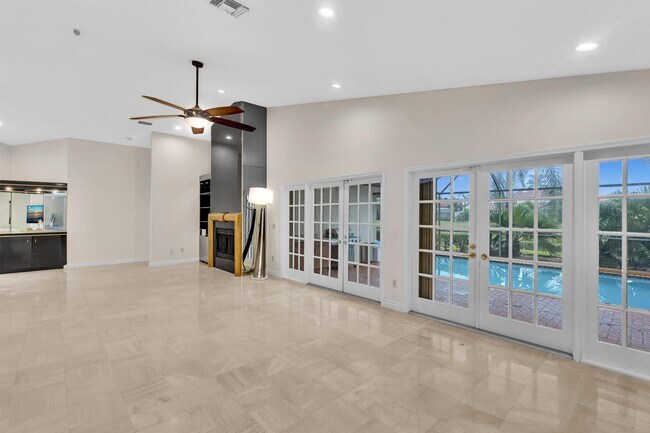 Building Photo - 22595 Esplanada Cir