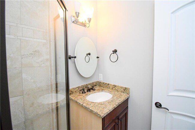 Building Photo - 4 Prichard Way NE