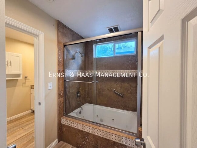 Building Photo - 4449 Shadeway Rd