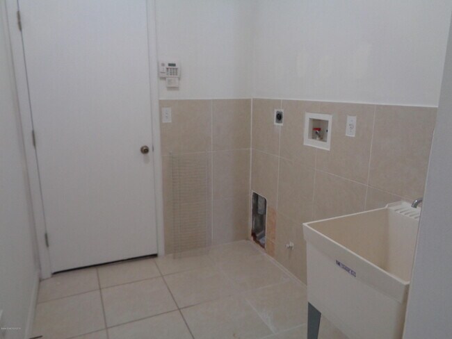 Building Photo - 3337 Hoofprint Dr