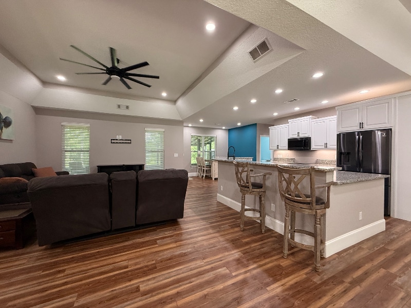 Building Photo - 415 Autumn Ridge Dr