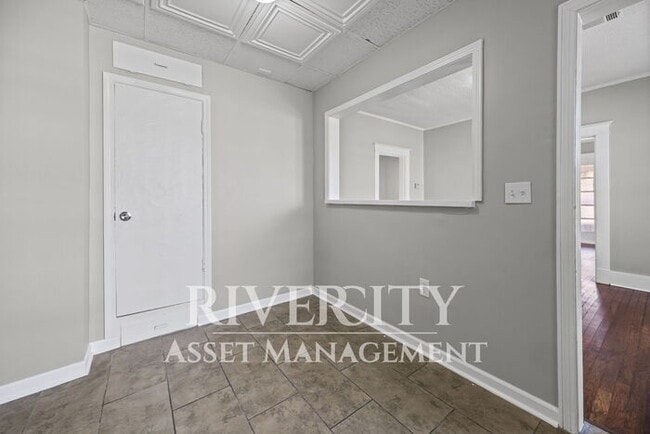 Building Photo - Step into a piece of Memphis history with this stunning, newly renovated home!!! Section 8 Welcom...