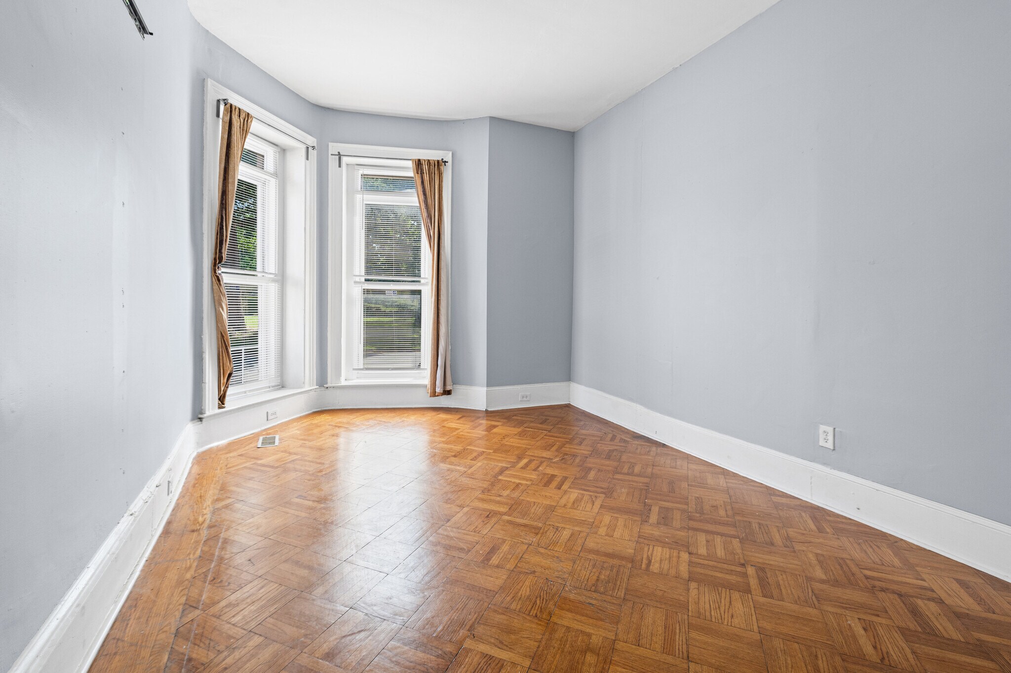Building Photo - 3024 Auchentoroly Ter