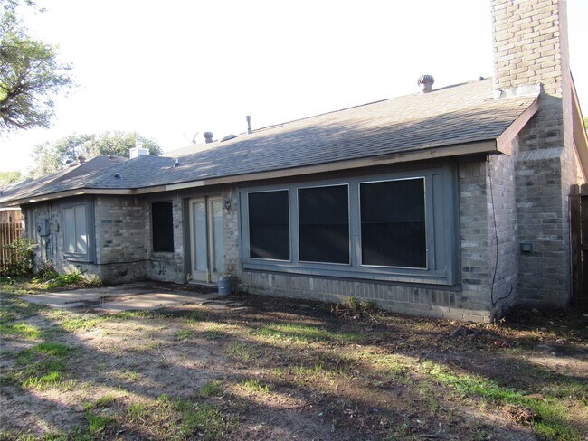 Building Photo - 10219 Prospect Hill Dr