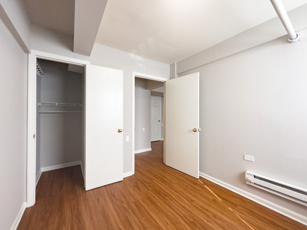 Building Photo - 5748 N Winthrop Ave