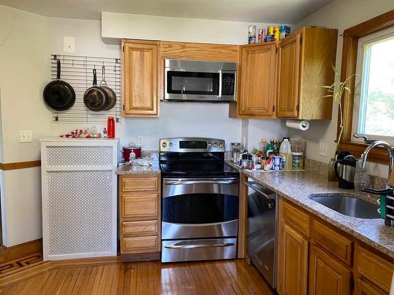 Building Photo - 90 Chandler St