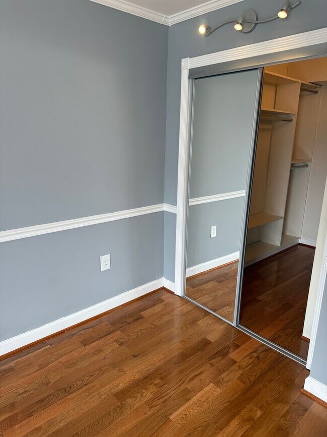 Building Photo - Charming 2BR Condo in Silver Spring