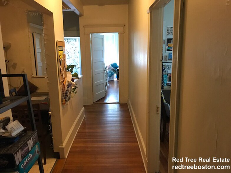 Building Photo - 1589 Beacon St