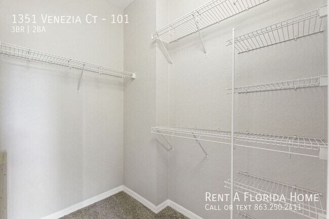 Building Photo - 1351 Venezia Ct