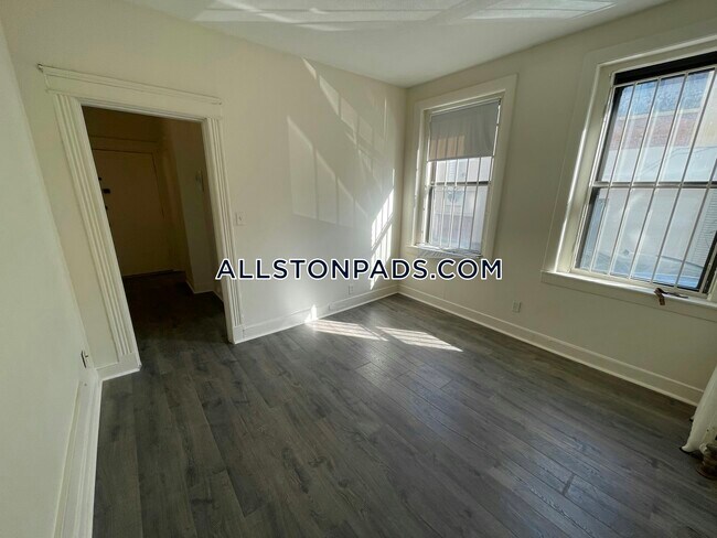 Building Photo - 1148 Commonwealth Ave