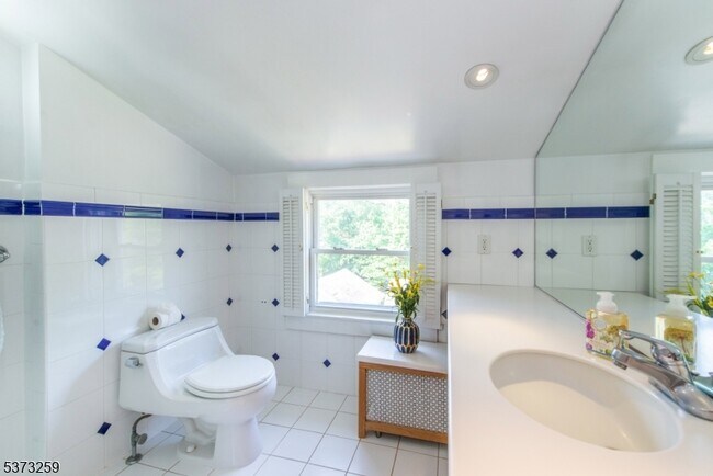 Building Photo - 69 Gordonhurst Ave
