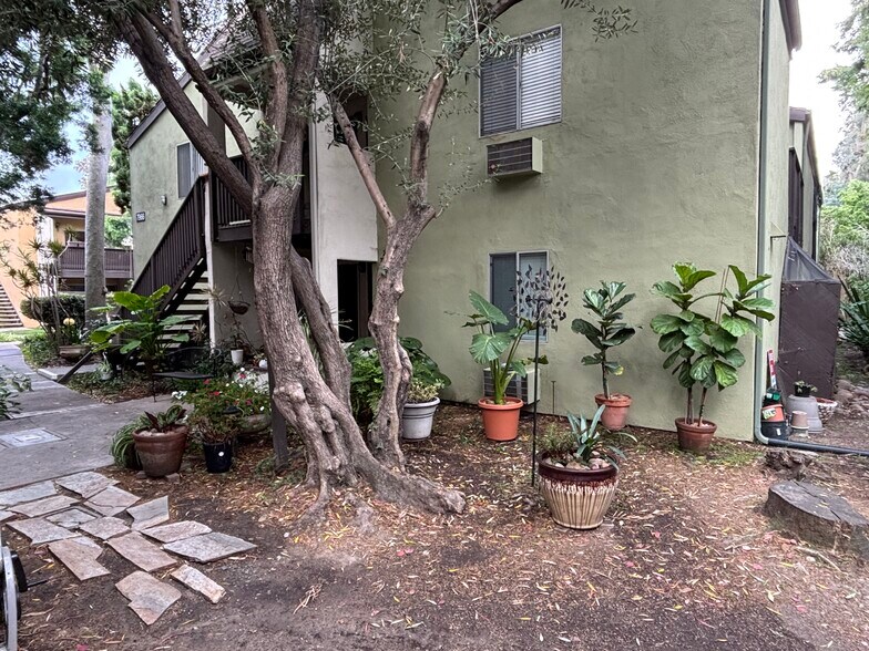 Building Photo - 7972 Mission Center Ct