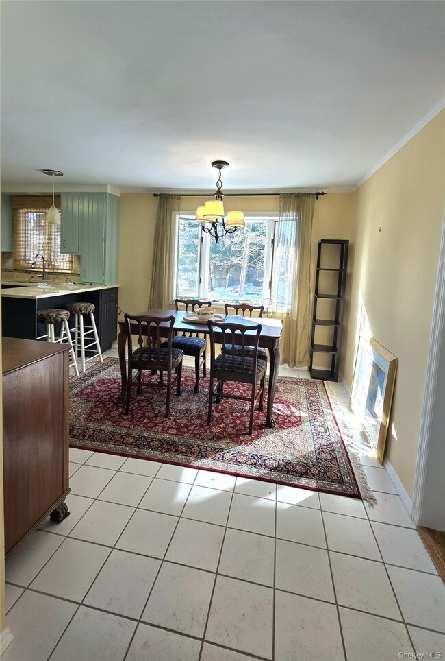 Building Photo - 30 Tappen Dr