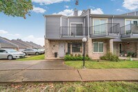 Building Photo - 3831 Landmark Dr