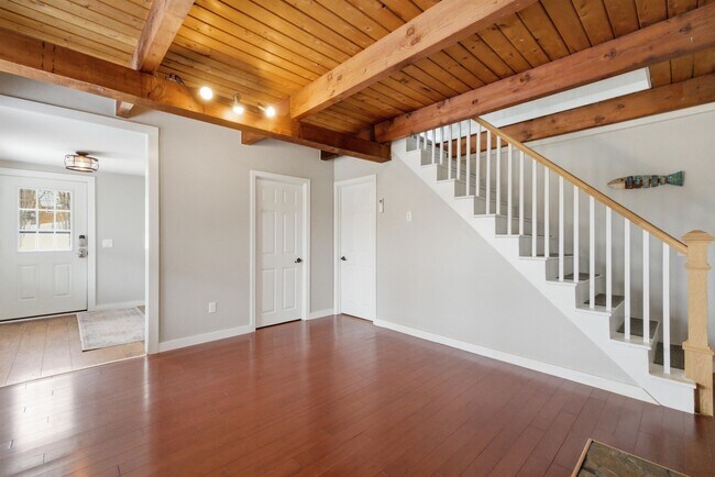 Building Photo - 25 Hilltop Dr