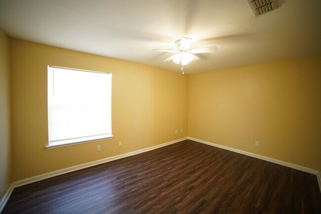 Building Photo - 1949 Nena Hills Dr