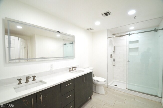 Building Photo - 350 Scotland Rd